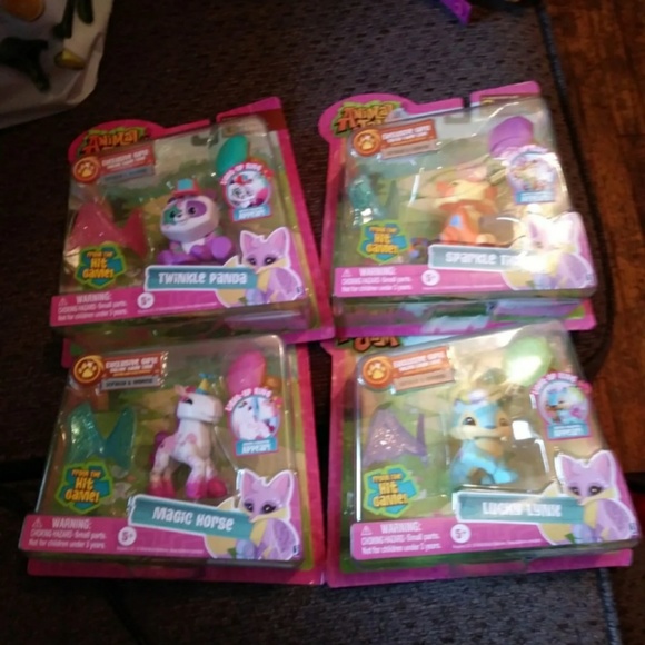 Lot of 4 Animal Jam Figures Set